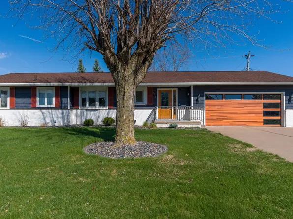 3719 N Thornwood Ave, Davenport, IA 52806