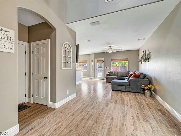 4th image of 8431 Cerritos Ct