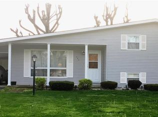 605 Hilltop Dr, Shobonier, IL 62471