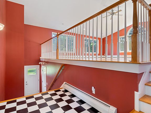 4th image of 69 Seavey Drive