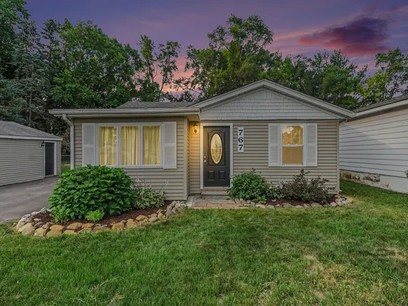 767 Adelaide Dr, Wolverine Lake, MI 48390