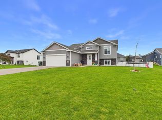 114 Collina Cir, Avon, MN 56310