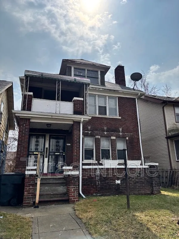 2 bed, 1.0 bath, 900 sqft, $950 — Photo 1