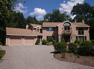 25 Old England Rd, Newton, MA 02467