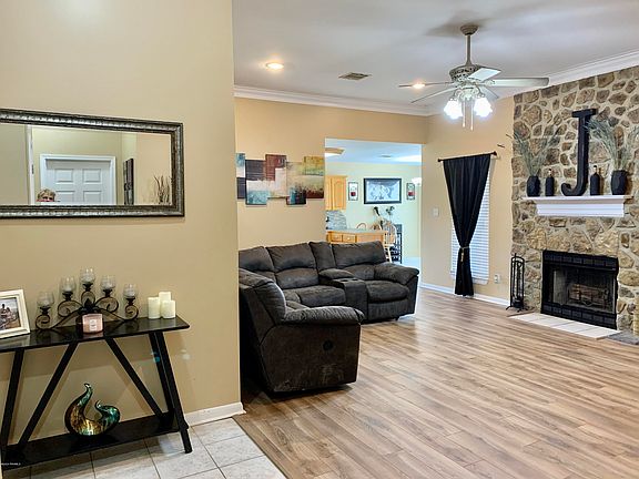 4th image of 731 S Belle Cir