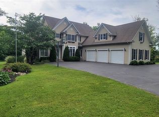 16608 Munn Rd, Chagrin Falls, OH 44023