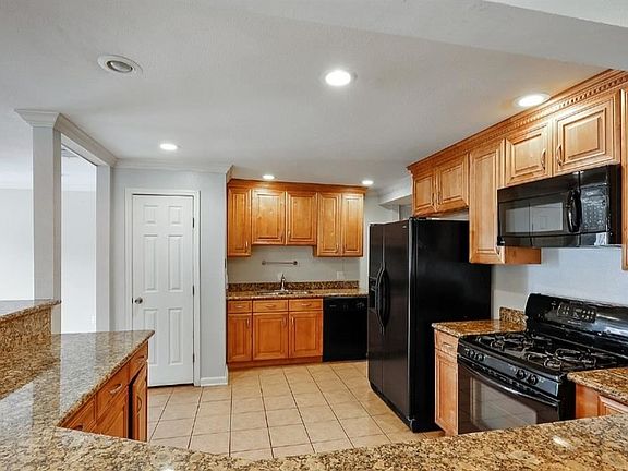 2nd image of 4644 Kendall Dr