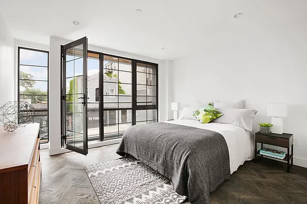 Sold by Compass | media 16