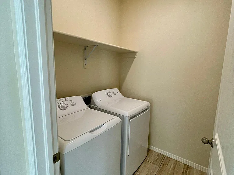 7165 Meridian St — Photo 14