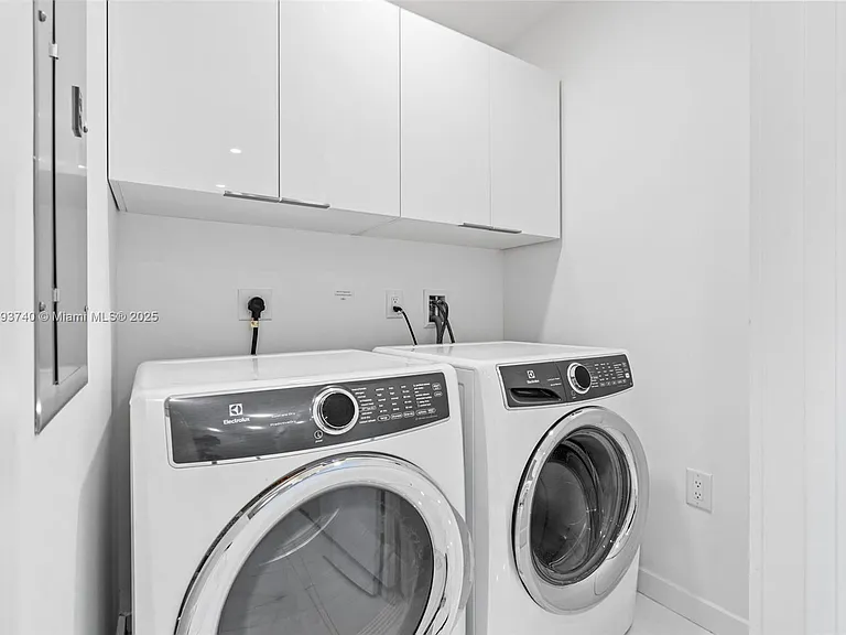 851 NE 1st Ave #1506 — Photo 21