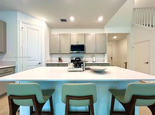 9045 Zevon Ct, Lake Worth, FL 33467