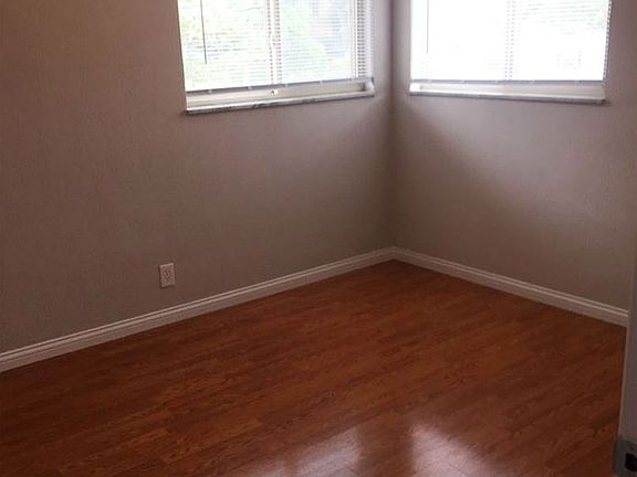 5th image of 563 Lowell Ave APT 3
