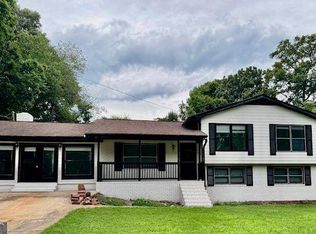 6136 Hillpine Dr, Douglasville, GA 30135