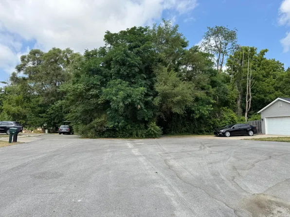 5708 Division Ave S, Kentwood, MI 49548
