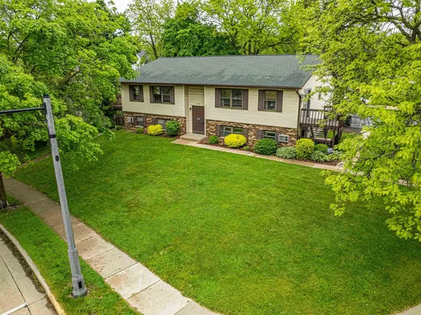 420 E Main St, Sun Prairie, WI 53590