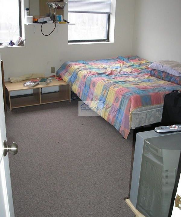 2nd image of 829 Beacon St #3BR