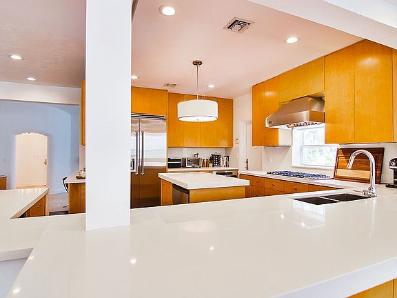 4th image of 5665 La Gorce Dr