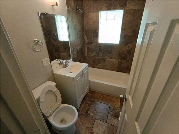 4th image of 7520 E 75th St