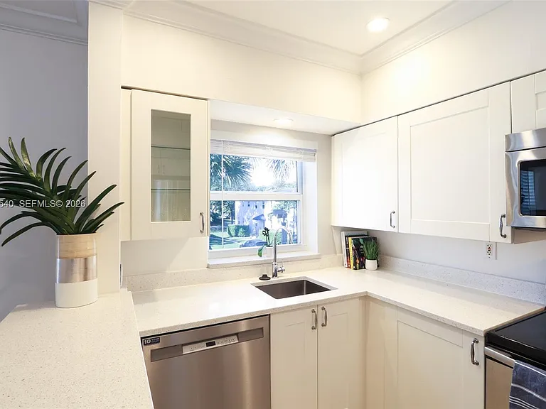7740 SW 54th Ct #52D — Photo 7