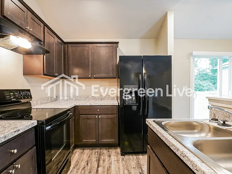 12629 Waterbury Cv — Photo 7