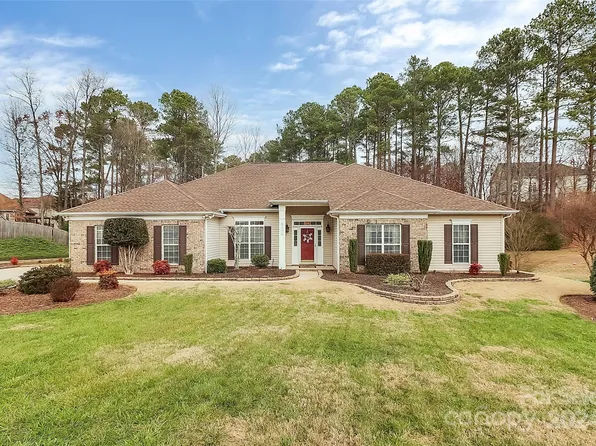 5361 Harvest Hill Dr, Harrisburg, NC 28075