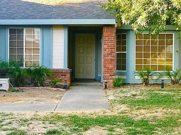 2nd image of 1422 Everett Way