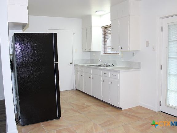 4th image of 1009 S 29th St