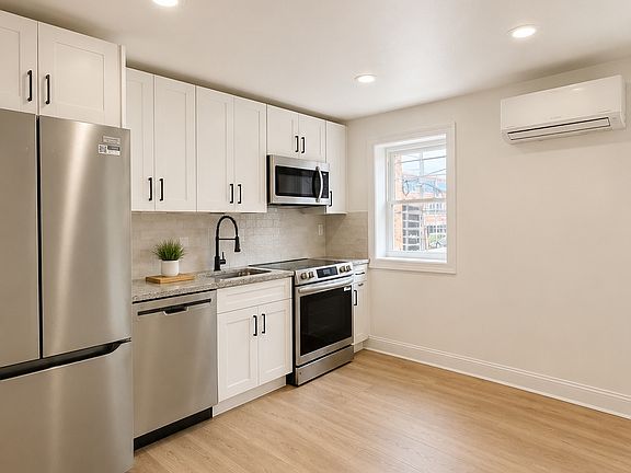 4th image of 422 Fountain Dr #2