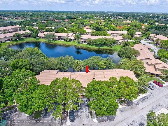 3rd image of 9008 Vineyard Lake Dr #9008