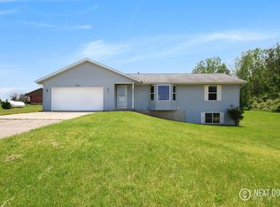 16362 Wildwood Valley Dr NE, Cedar Springs, MI 49319