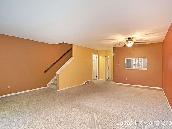 3rd image of 10215 Foxhollow Ct