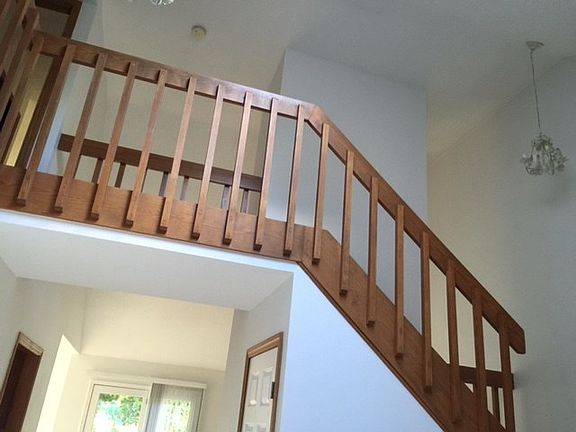 Balcony provides dramatic v...