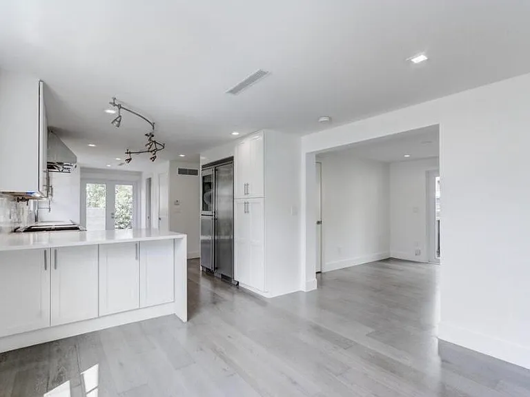 833 Ardmore Rd — Photo 5