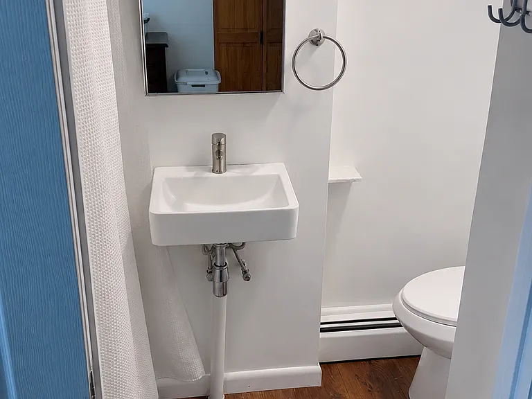 1026 Loney St — Photo 11