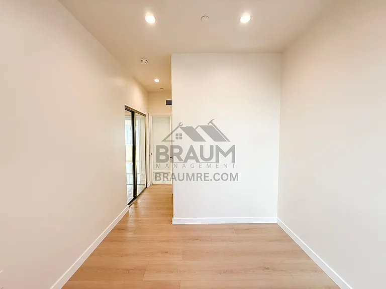 1423 Franklin St — Photo 30