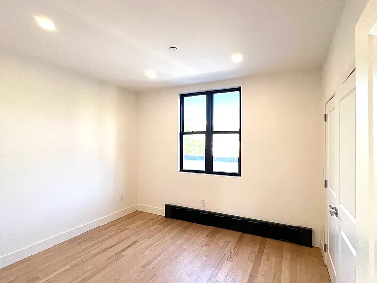 7 Bay 32nd St #2F — Photo 6