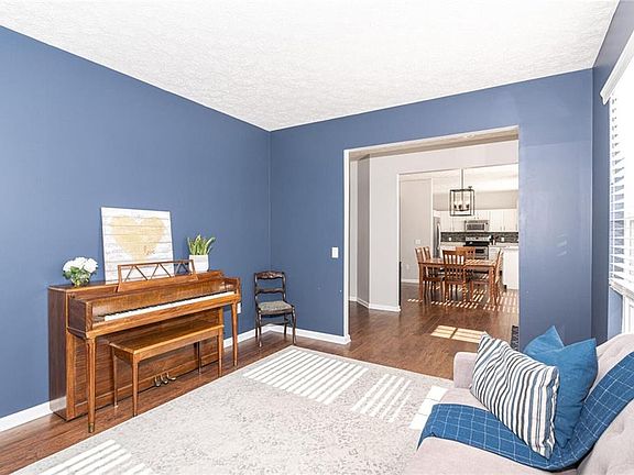 4th image of 15198 Smithfield Dr