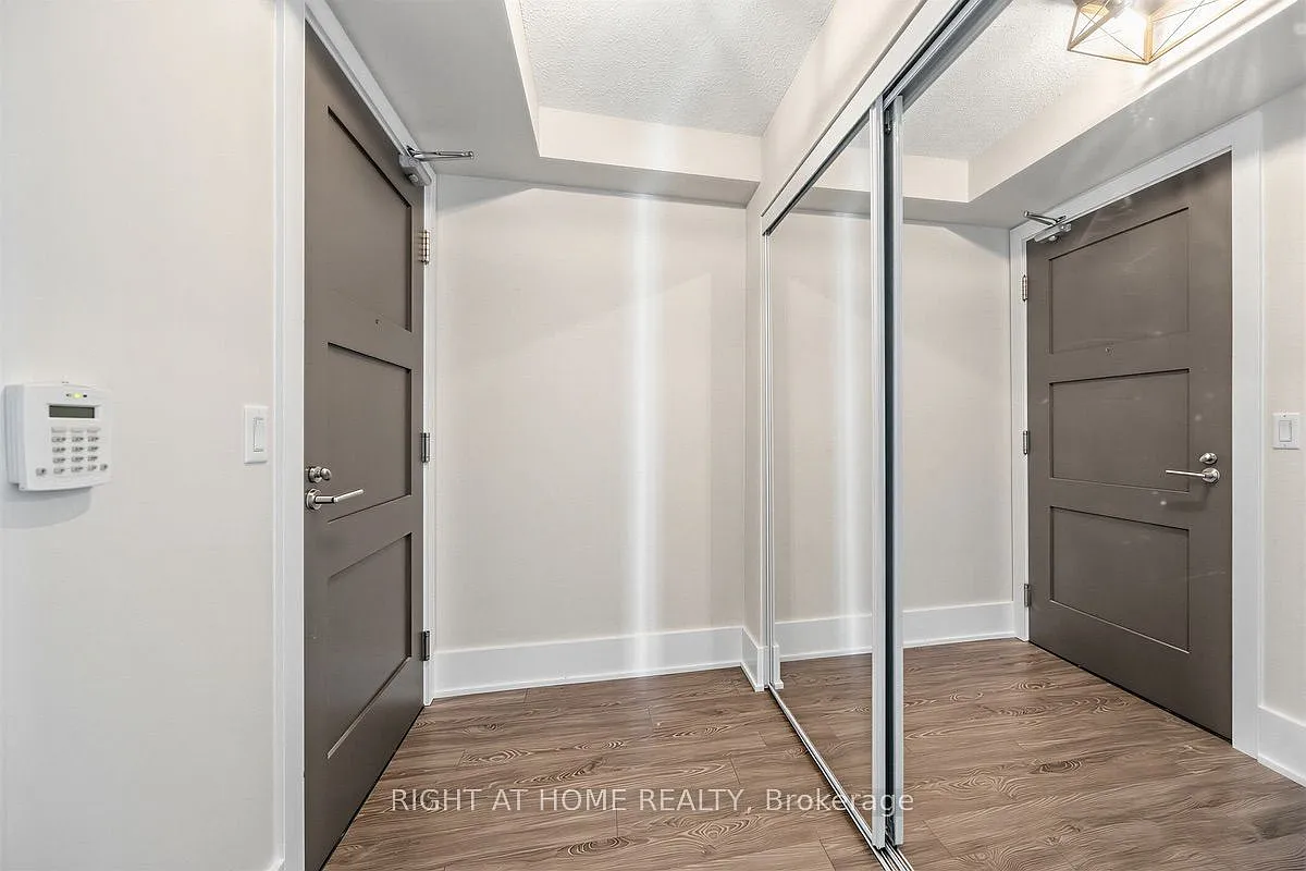 3 bed, $4,200 — Photo 3