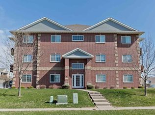 2270 W Lake Rd APT 104B, North Liberty, IA 52317