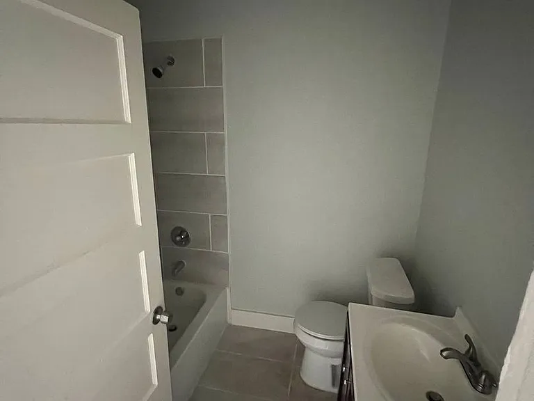 1107 Avenue A — Photo 11