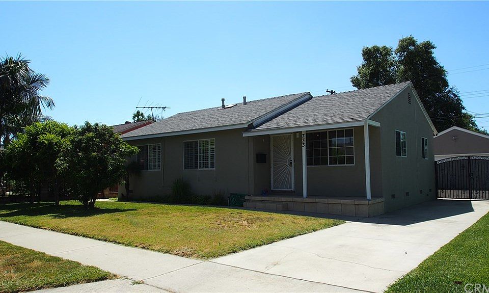 1st image of 733 Sandsprings Dr
