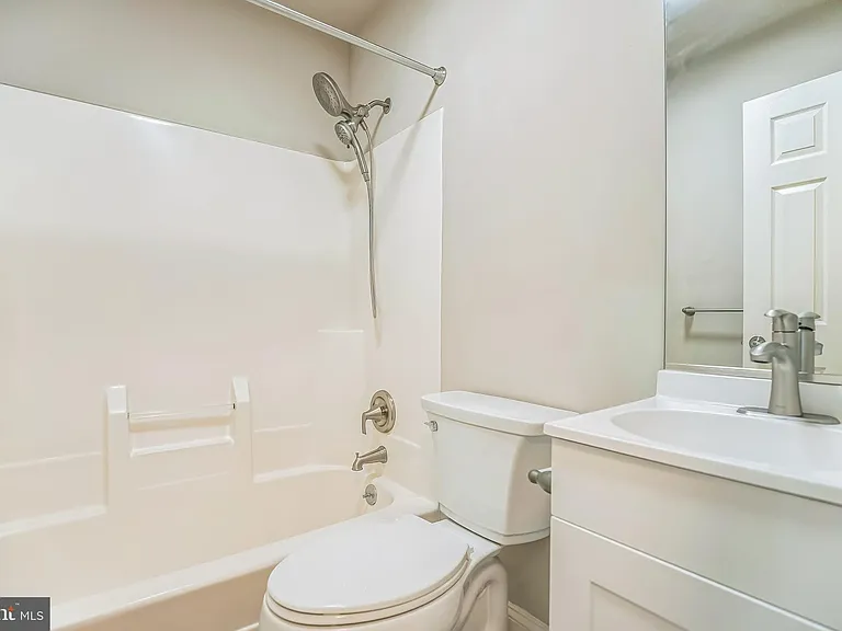 5400 Wissahickon Ave #6 — Photo 23