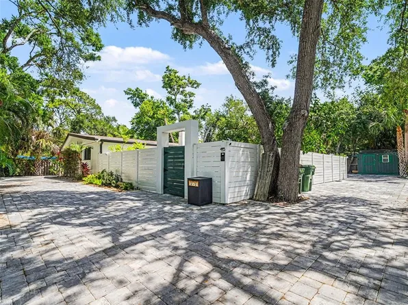 4050 Turks Cap Pl, Sarasota, FL 34234