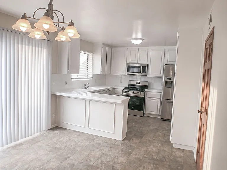 422 S Palm Dr #2 — Photo 8