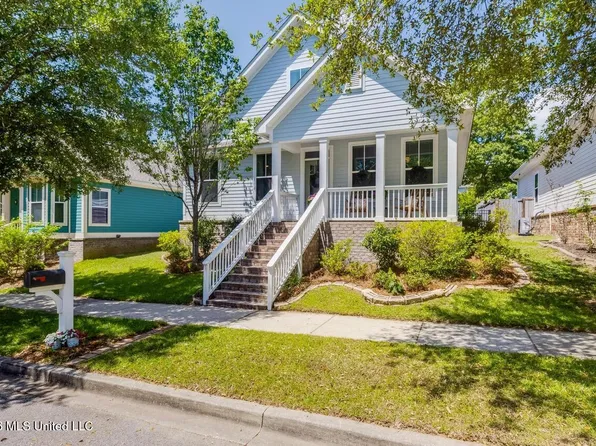 13056 Holly Springs Ave, Biloxi, MS 39532