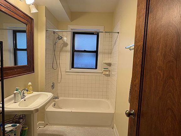 5th image of 1439-47 W Jarvis Ave #7359-65