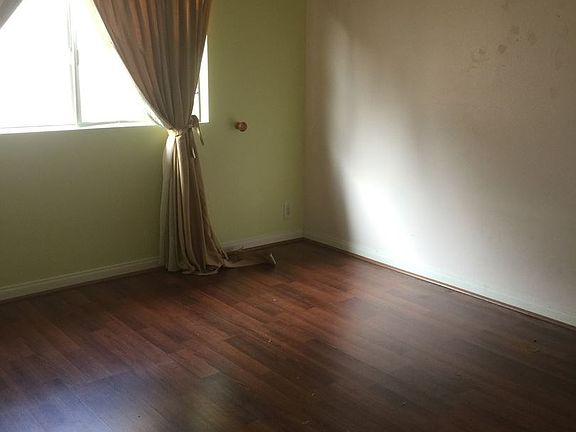 4th image of 5403 Newcastle Ave APT 67