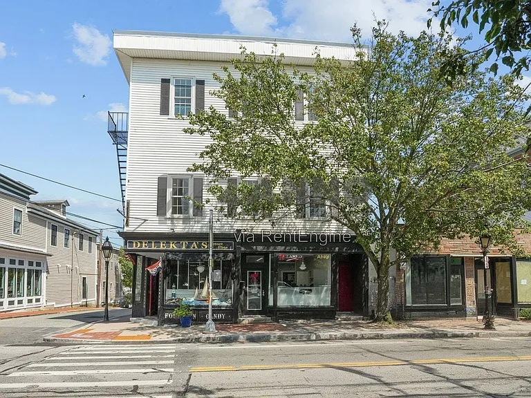 500 Main St #2R — Photo 1