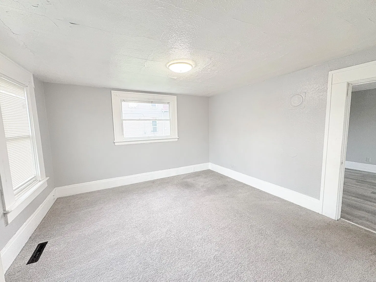 4 bed, 1286 sqft, $1,199 — Photo 4