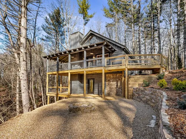 90 Pigeon Creek Dr, Blue Ridge, GA 30513